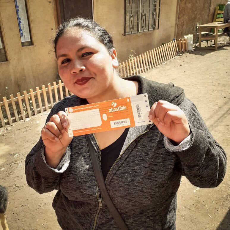 TECHOChile's tweet photo. Hoy terminamos nuestro proyecto #ChileComparte Calor 🧡 cuyo objetivo fue apoyar con la entrega de gas a las familias más vulnerables de las comunidades con las que trabajamos. https://t.co/pOmpXmkTYA