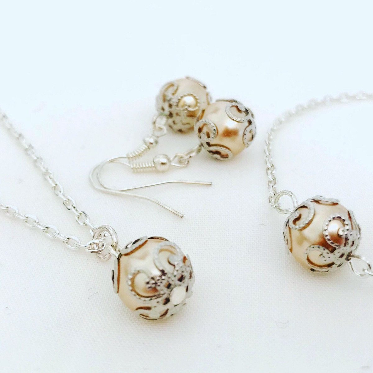 Excited to share this item from my #etsy shop: Necklace, Bracelet, Earrings, Pearl Jewellery, Bridesmaid Bracelet, Pearl Bracelet, Wedding etsy.me/36gKLN3
#bridesmaids #Wedding #Jewellery #Gift #Necklace #Bracelet #Earrings