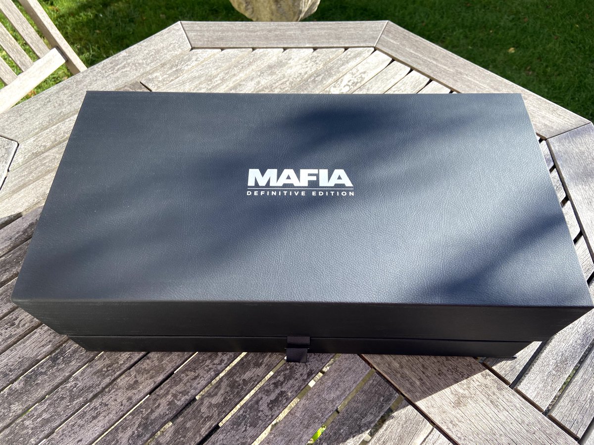 2K_UK's tweet image. Want to win an INSANE #MafiaDefinitiveEdition launch kit? Here's how:

✅ Follow @2K_UK
📣 RT this post
🗣️ Reply with #MyMafiaNickname telling us what your gangster nickname would be. 

Ends 12 October. T&amp;amp;Cs: 2kgam.es/MDEKitTW #Competition #Giveaway