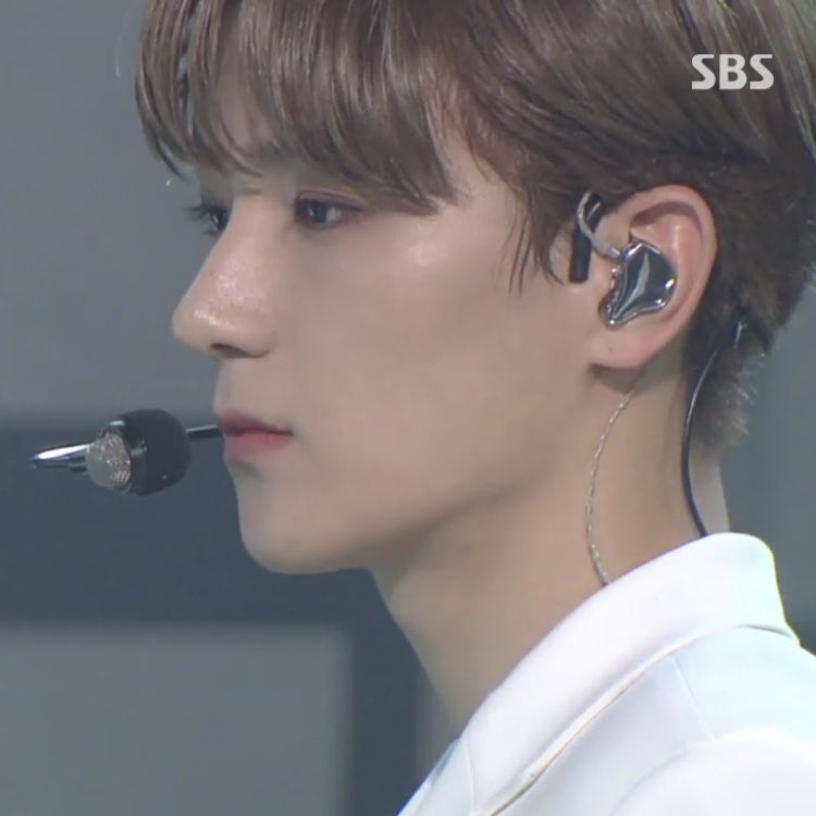 Who_is_nose's tweet photo. 더보이즈 현재

#THEBOYZ #현재 🌕 https://t.co/1OPxgepxKU