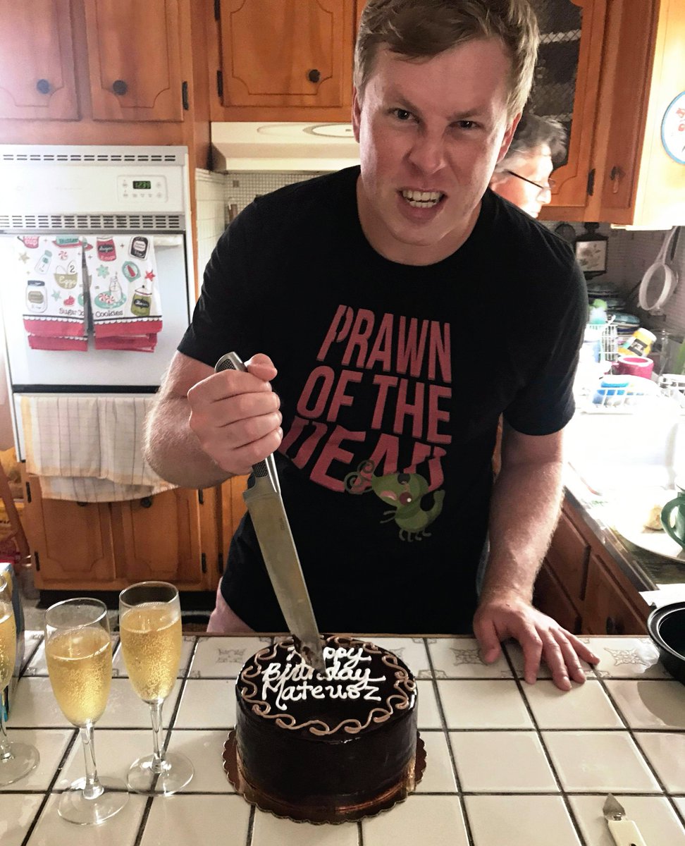 MovieTheFood's tweet photo. Only cakes were harmed in the making of this photo. 🔪🎂

It's time to gear up for #spookySZN! All Halloween themed designs are 10% OFF through Sunday, October 18th!⁠

🦐: @eeeeeeeepix
📸: @aaahperture

#prawnofthedead #dawnofthedead #georgearomero #georgeromero #kenforee https://t.co/KYlxTgDFQG