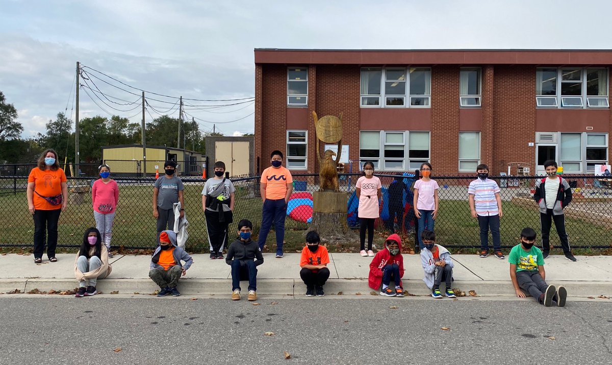 MsBowenCole45's tweet photo. The important message of #OrangeShirtDay2020 is close to our hearts even when we have to be apart. #EllengalePS #EveryChildMatters https://t.co/5teOEZdZJs