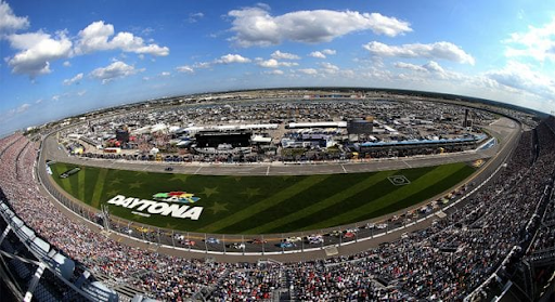 ripleykristen's tweet photo. The 2021 Daytona 500 has officially opened ticket sales! This tournament is the biggest race car event nationwide, fans travel from the deep corners of our country to watch this amazing tournament. Can't wait!
#ladydriver #kristenearhart #daytona500 #NascarOpinion  #dannyhamlin https://t.co/Rwl0dNg9rq