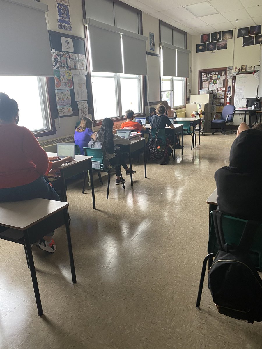 cchris_cc's tweet photo. #OrangeShirtDay2020 ELA students @Hpjhdragons writing their own Blogs about the meaning behind this.
@HRCE_NS https://t.co/zQGEsMQsde