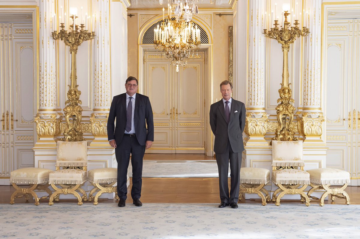 S.A.R. le Grand-Duc a reçu successivement en audience M. Thelen, directeur général de la <a href="/ccluxembourg/">Chambre de Commerce du Luxembourg</a> et M. Maas, directeur général de l’<a href="/ABBLbanking/">ABBL</a> pour échanger sur la situation économique du pays face aux défis de la pandémie et les solutions pour y pallier. © CGD