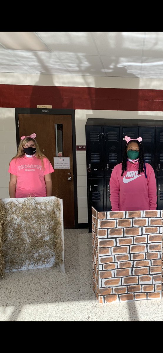 RHHSTC101's tweet photo. 2nd block prepping to entertain our elementary friends! https://t.co/HwrIzj7sNe