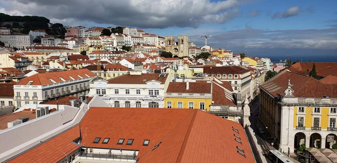 TREKSTARS1's tweet photo. Beautiful Lisbon Scenes to cleanse your #Debates2020 palate #dreamtrips #travel #ysbh #travelphotography #worldventures #picoftheday #youshouldbehere #travelgram #instalike #exploreworld #instadaily #moodygrams #expatliving #ExpatLiving #travelcouple #Lisbon #Portugal https://t.co/Se2TnSgqOR