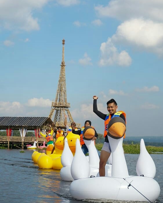 Ayo ke Radesa wisata
#Radesa_Wisata
#RadesaWisata
#WisataJateng
#wisatamalamsemarang 
#wisatasemarang 
#Radesawisatatuntang