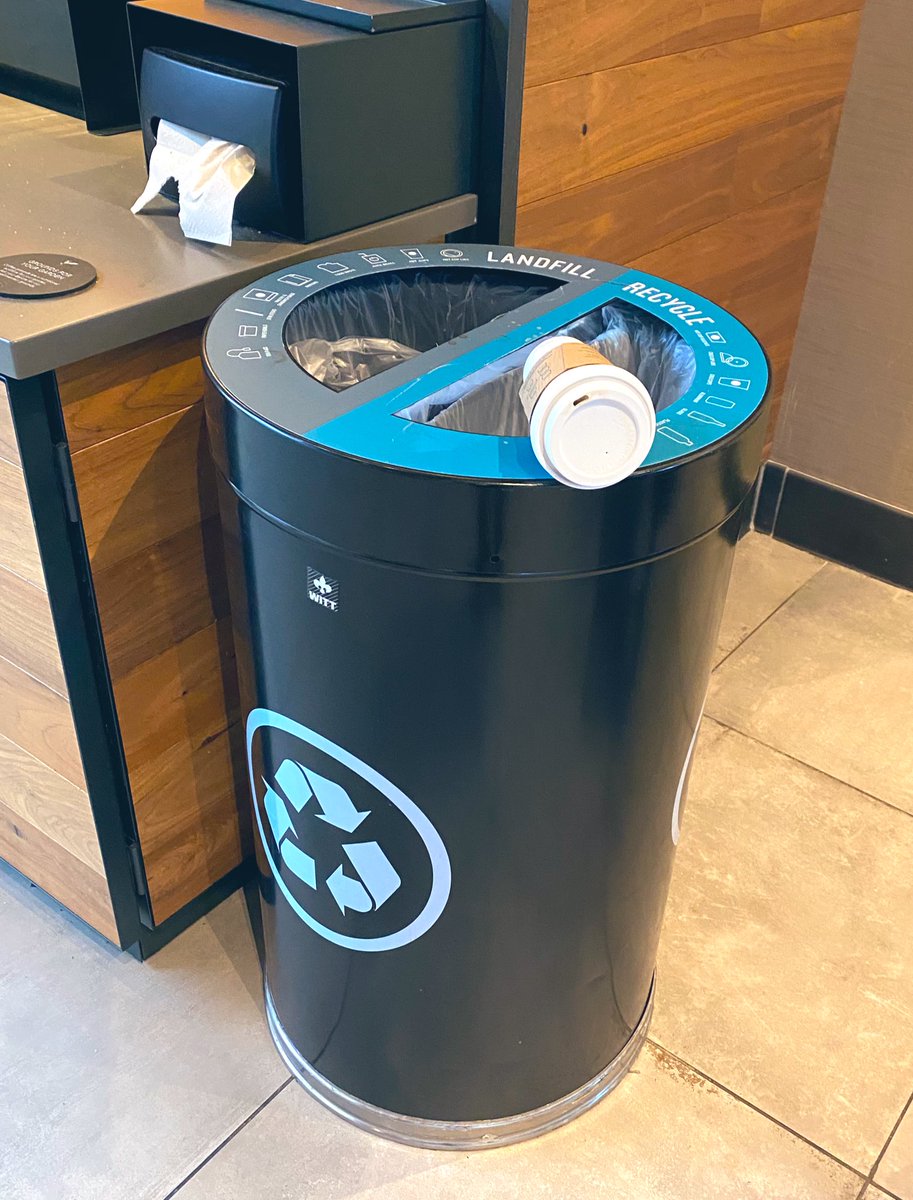 ian_s7's tweet photo. Seriously?!? 😑😒😡🤬#baristaproblems https://t.co/6OtYIsdwm7