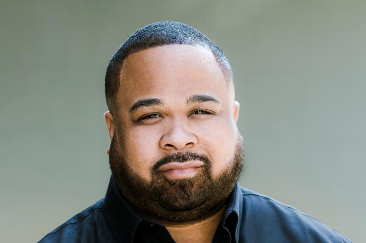 RollingStone's tweet photo. Tony Bracy, radio promotion guru for stars like Justin Bieber and Ariana Grande, breaks down how songs are packaged into hits https://t.co/4igwNnYATA https://t.co/QUnWCAxC0J