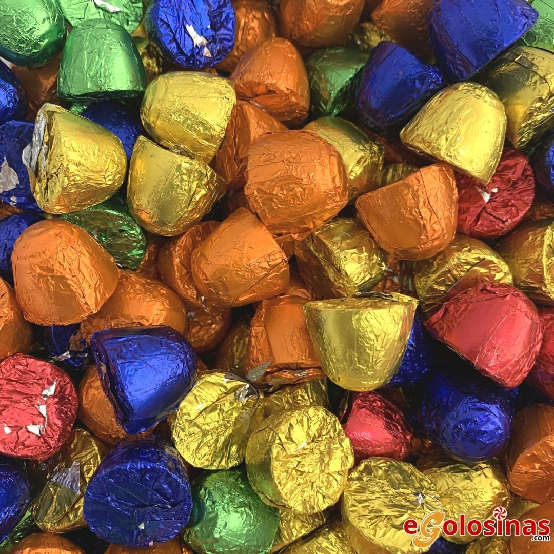 egolosinas's tweet photo. Los #Xikicrem de @FRIDULSA son pequeños bombones rellenos de plátano🍌 fresa🍓 limón🍋 naranja🍊 y coco🥥 ¿Cuál es vuestro favorito?
¡Nos encanta como combinan el chocolate y la fruta!
🔸Más info: https://t.co/zSKXslNOuJ
#FelizMiercoles
#Fridul #Chocolate https://t.co/8XhHCLfHYj
