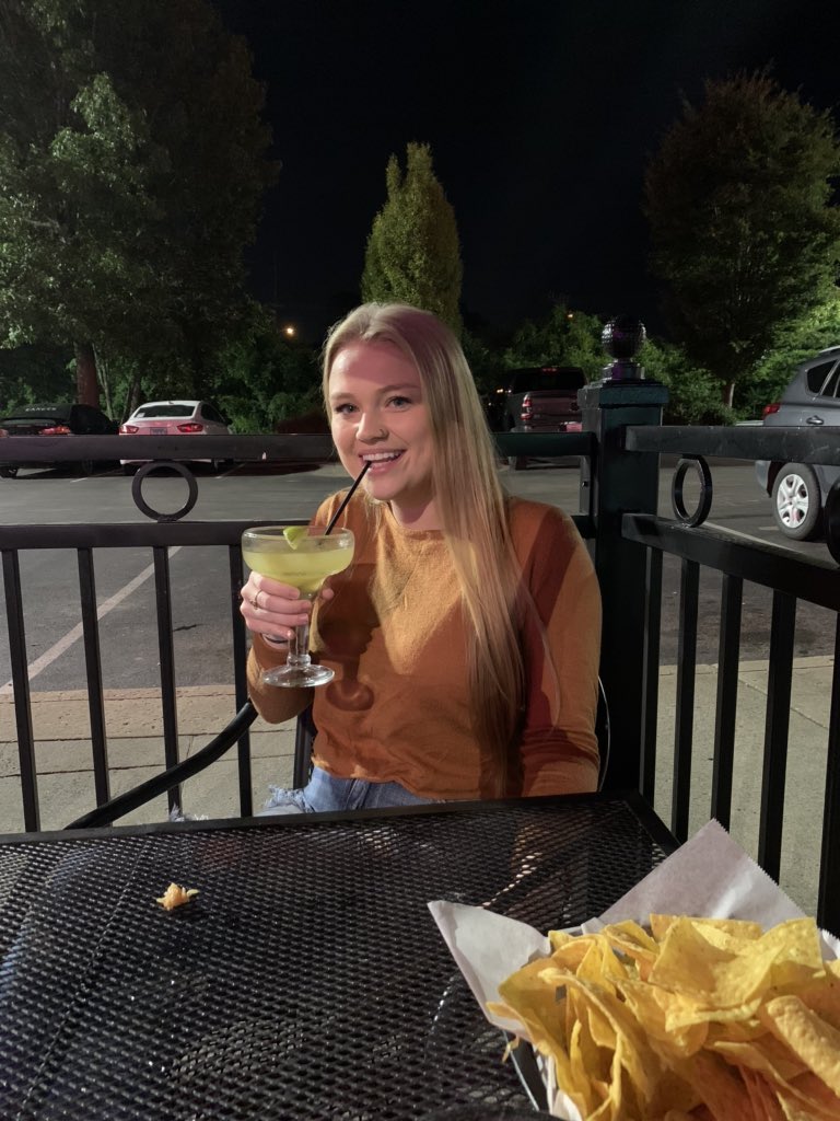 allibhar's tweet photo. On today’s episode of Instagram vs reality: https://t.co/rtzRqg1VQ3