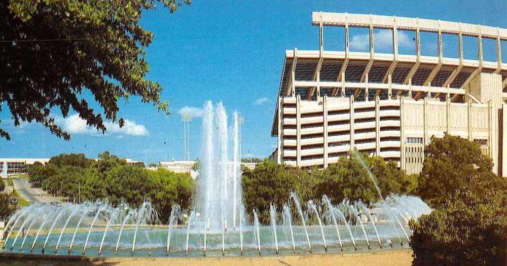 EjLeoweXsAElIVm?format=jpg&name=medium