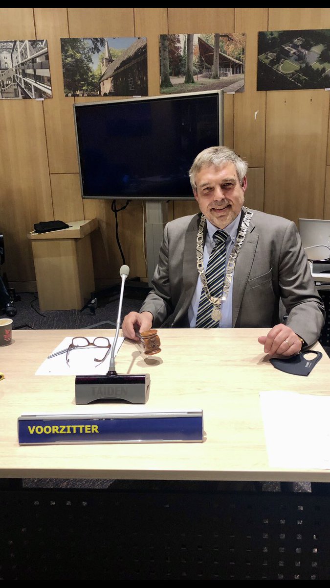 Vanavond de 3e raadsvergadering deze maand. Gisteren zijn we om 23.30 uur gestopt. Vandaag verder met de agenda olv de plv voorzitter van de <a href="/RaadRheden/">Raad Rheden</a> <a href="/JaapUijthof/">Jaap Uijthof</a>