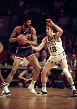 1973 DPOY: Dave Cowens (1)MVP Cowens led in DWS (9.9). Next: teammate Paul Silas (7.6), Wilt & Kareem (7.5), Havlicek (7.2).Cowens' Celtics led in DRtg (91.0) with Bucks (91.1) and Lakers (91.8) just behind.Wilt 1st All-D. Cowens (& Kareem) didn't even make 2nd (Thurmond).