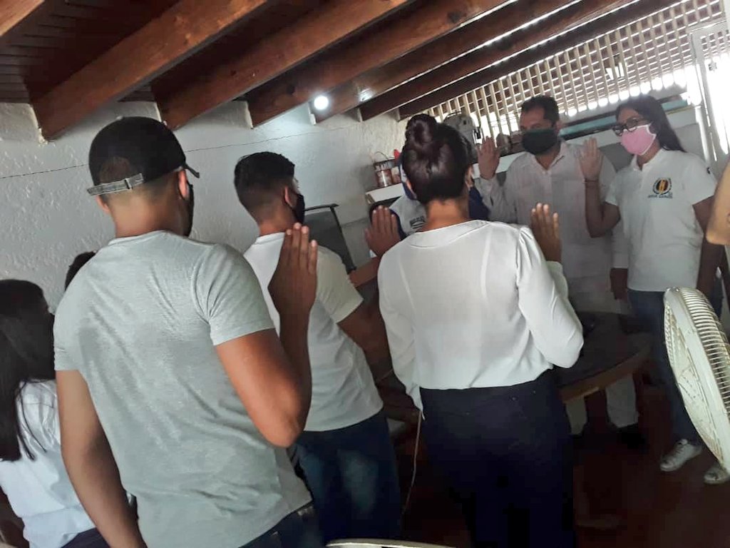 VictorVelasqzAD's tweet photo. #29Sept| ¡DE FRENTE Y DANDO LA CARA!

Juramentada nueva Dirección Juvenil Acciondemocratista en el Municipio P. De Macanao!

Desde la @jadnuevaesparta seguimos fortaleciendo nuestras estructuras partidistas para seguir de frente en la batalla contra la tiranía. #ADelanteJuventud https://t.co/a20jlSPgUO