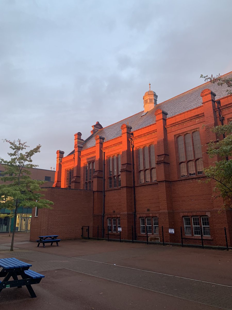 WHGSSixthForm's tweet photo. Sunrise at WHGS this morning π
π π #WHGS #sixthform #nofilter #netballcourt #sunrise #newday #startofautumn #morninghasbroken #thesunalwaysshinesonwhgs @WilliamHulmes https://t.co/1LrPnBjsJD