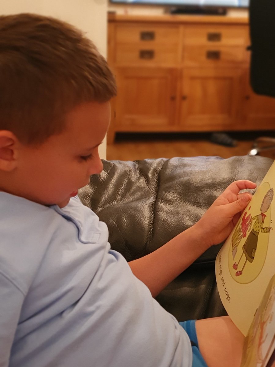 stephanie010617's tweet photo. Aaron Reading his books 📚 he did really well i am so proud of him ❤ @PagetPrimary #teampaget #letsreadabook https://t.co/INzbaIDeoX