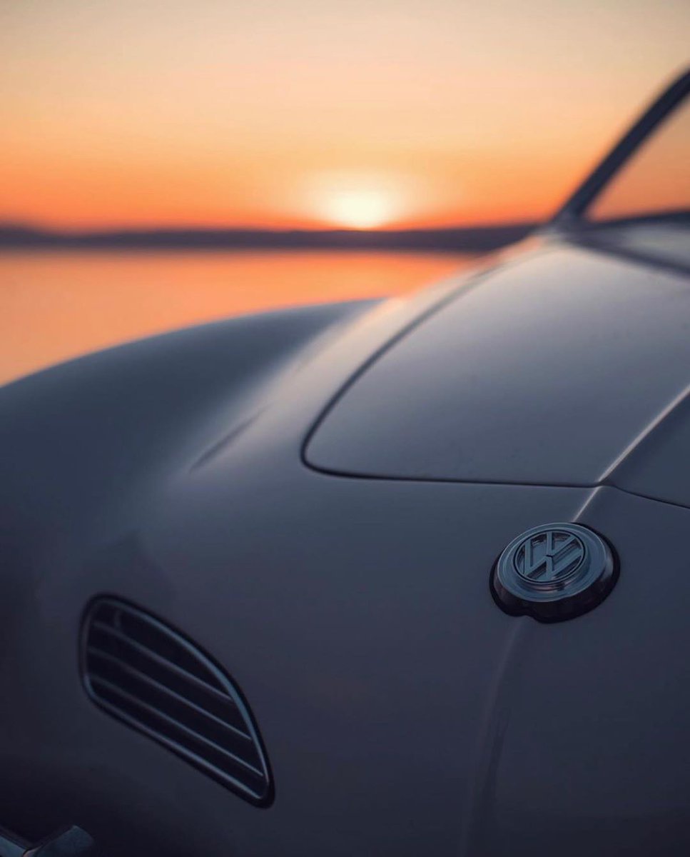 GlobalBlueStone's tweet image. Volkswagen defined the Karmann-Ghia that “she’s the very essence of beauty, wedded to common sense.” and it is difficult not to agree with this definition. it blended the mechanical components and structure of a beetle with a dapper Italian-designed 2+2 coupe.