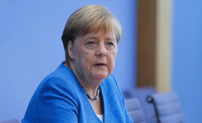 Almanya Başbakanı Angela Merkel, Türkiye ile ilişkilerin çok boyutlu olduğunu belirterek, 'Türkiye ile ilişkilerimizi yeniden dengelemek zorundayız çünkü birçok önemli konu hala bu ülkeyle iş birliğine bağlı.' dedi.