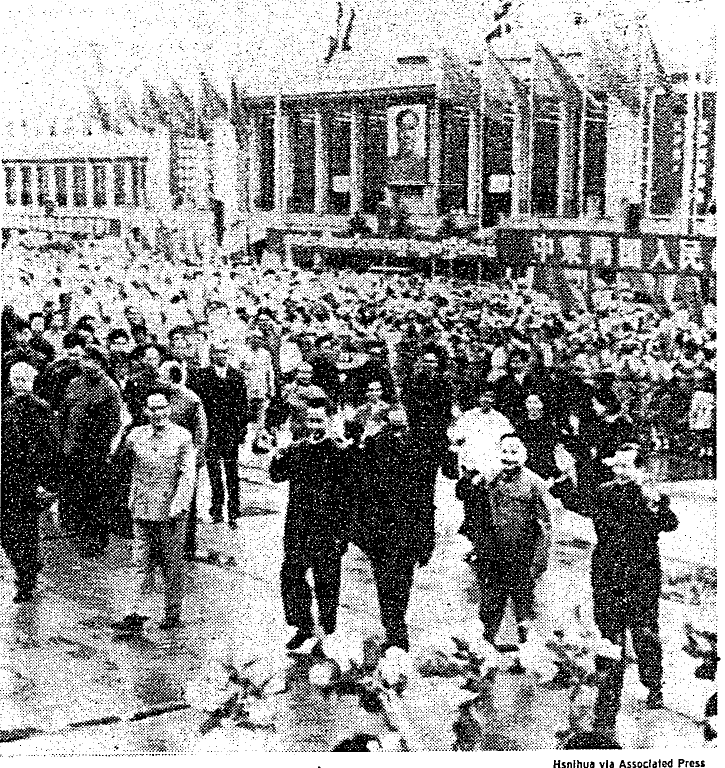 A recap on what happened in  #Cambodia in September 1975 under the  #KhmerRouge:1. Prince Sihanouk returned from  #Beijing (photo) to  #Cambodia but he is seen as beeing controlled by the  #KhmerRouge.2. KR decide not to introduce money.