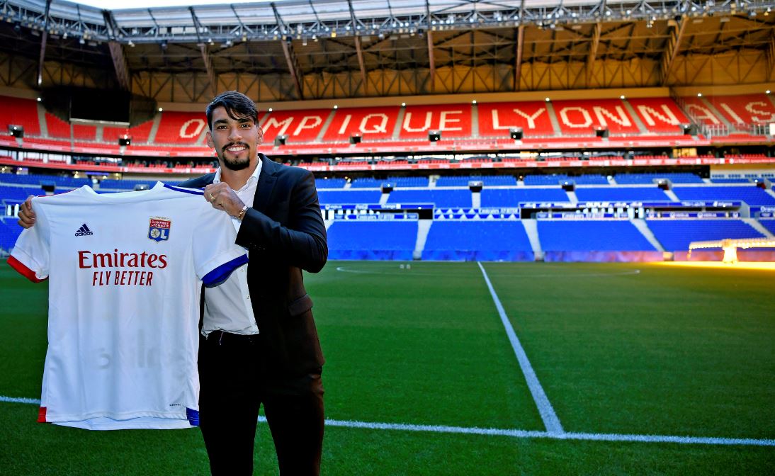 OL's tweet photo. Lucas Paquetá est LYONNAIS ! 🔴🔵 https://t.co/2DKdWZmy0K