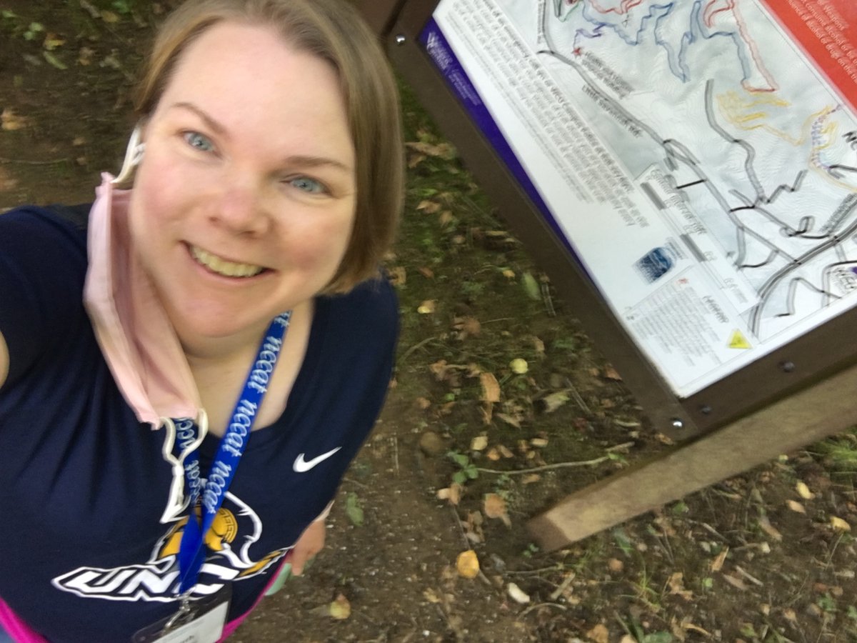 Brain breaks up here are a little different than my 4-5 laps on the track @MidCollegeUNCG 😂 knocked my whole exercise ring out in 1 mile.... that trail system is no joke! #nccat #brainbreak #lovethisweather https://t.co/KRvcOPlUC3