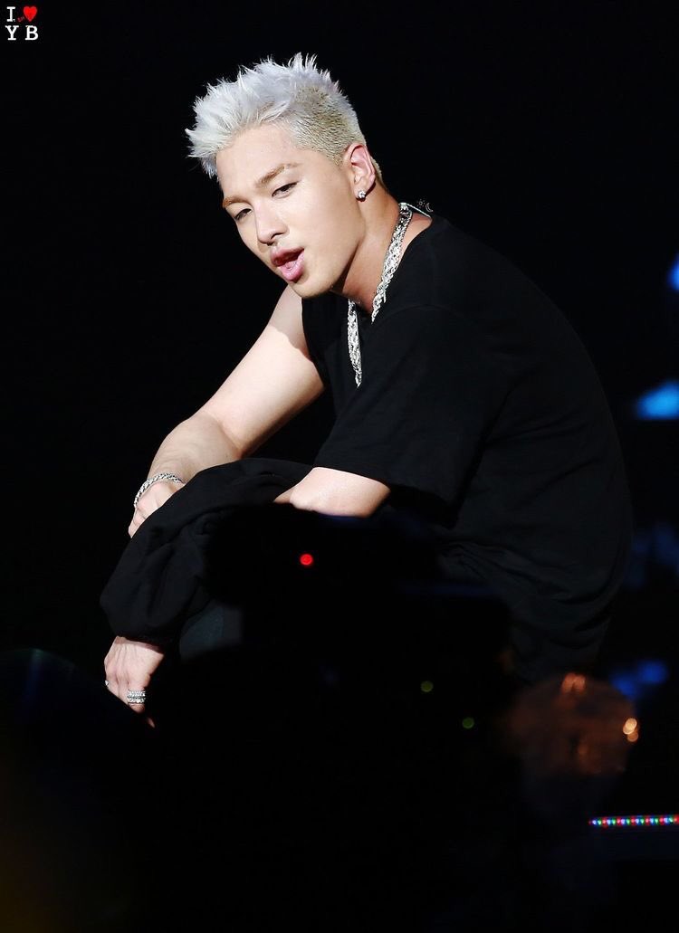 Different angles...Different times...but it’s the SAME JAW  #taeyang  #bigbang