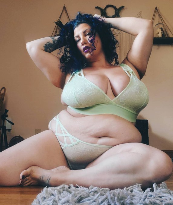 Eat it. #plussizefashion #plussize #lingerie #thicc #fatbabe #bbw https://t.co/UuzYAMRdKG<a href="/tag/plussizefashion"class="tags">#plussizefashion</a><a href="/tag/plussize"class="tags">#plussize</a><a href="/tag/lingerie"class="tags">#lingerie</a><a href="/tag/thicc"class="tags">#thicc</a><a href="/tag/bbw"class="tags"><span>#bbw</span></a><a href="/tag/fatbabe"class="tags"><span>#fatbabe</span></a>