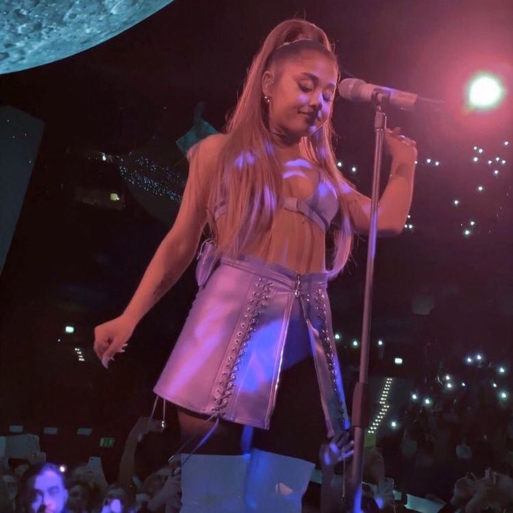 purple being ariana’s colour..a thread <3