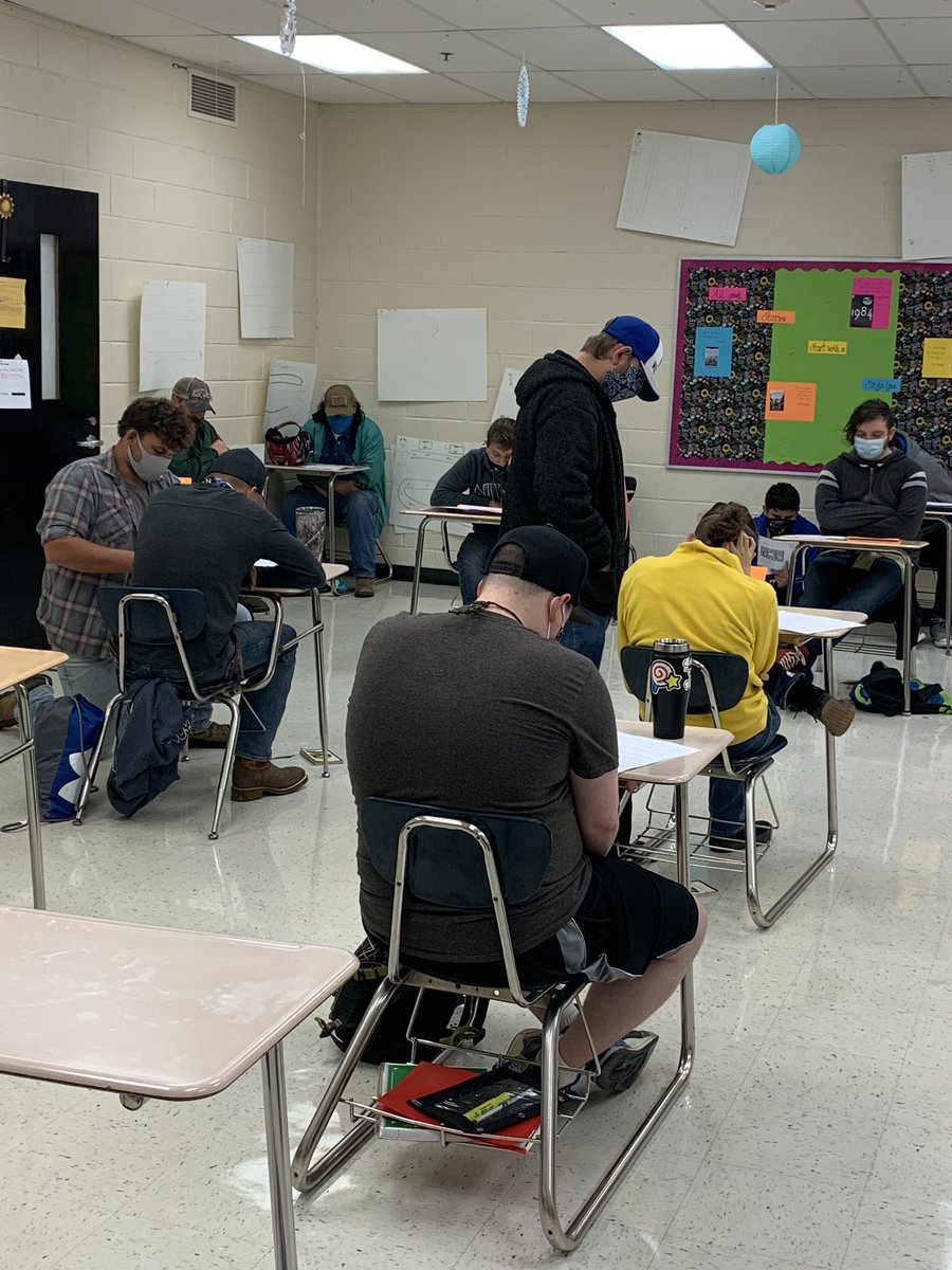 TiffanyCarty3's tweet photo. Student engagement via murder mystery! #studentengagement #halseycartycollaboration #fchs https://t.co/hSbQYYauQ8