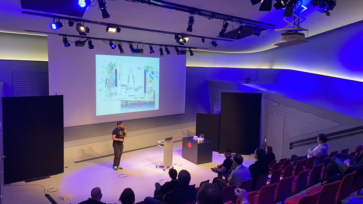 Johannes Kretzschmar ist der 5. Slammer heute. #phaenomenale2020 #phaenowolfsburg <a href="/phaeno_WOB/">phaeno Wolfsburg</a>