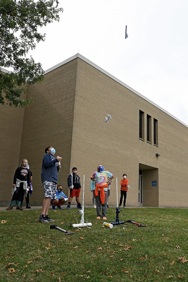 Boone_County's tweet photo. @GoodridgeElem's STEM teacher, Laura Michels, is working with students on the Engineering Design Process utilizing paper rockets.  The students have worked on two prototype rockets... @SuptTurner @JimDetwiler1 @jlvw76 @BooneCountyKy 
https://t.co/fVg9MDuf4b https://t.co/tizQ1Luim6