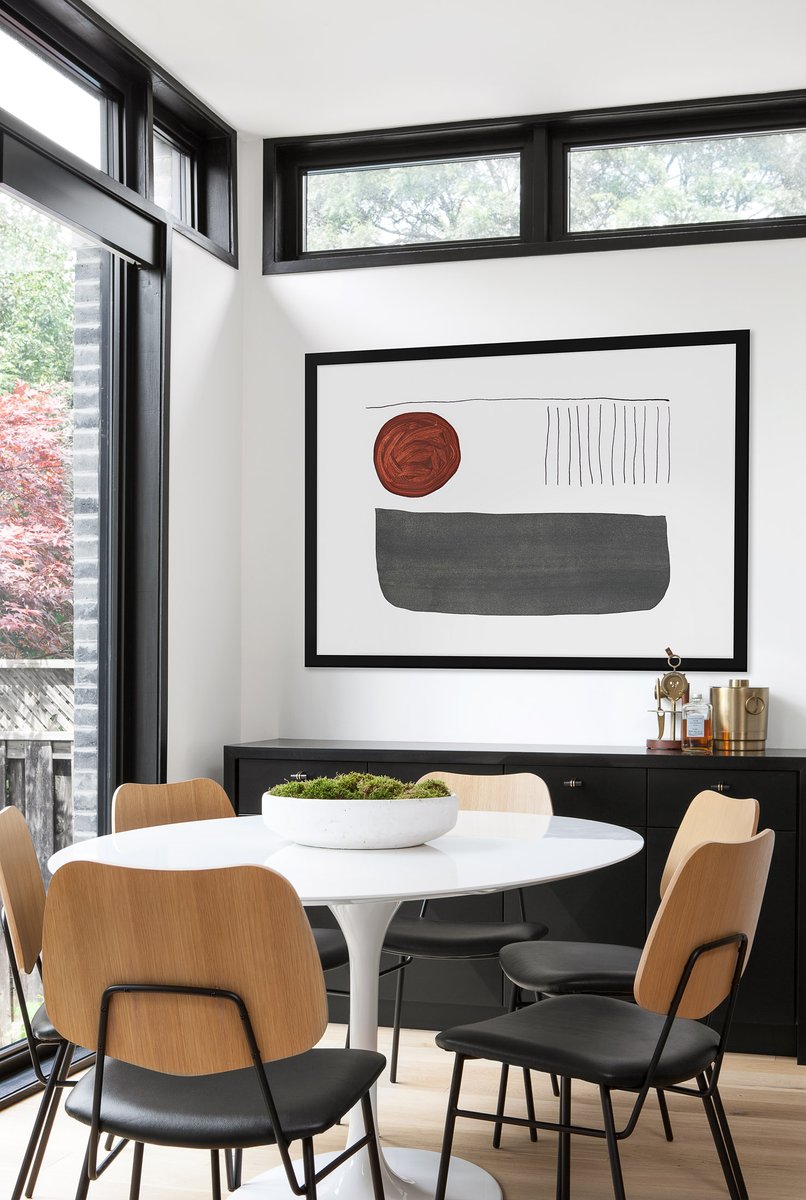 HomeInCanadaMag's tweet photo. Consistent materials and palette are used to unify the design of the kitchen and bathrooms in this home.

Read the full story on our website.

https://t.co/pmvM0BXS9K

#interiordesign #toronto #bathroomdesign #kitchendesign #blackandwhite #renovation https://t.co/pbV9XGiDCY