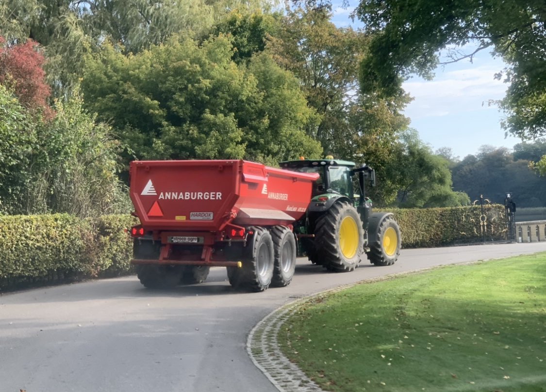 Nikolajstroiet's tweet photo. Annaburger HardLiner HTS 22.15 Whit Hardox 💪💪 https://t.co/BctwoZ1z5W