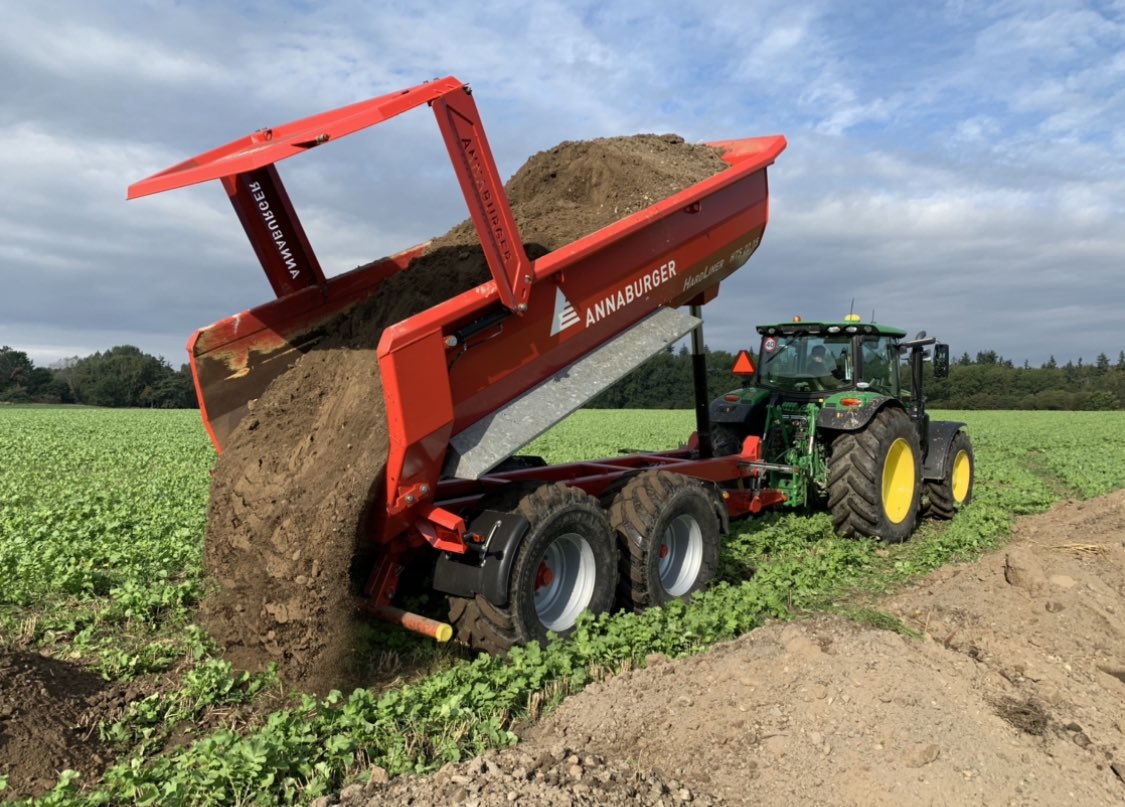 Nikolajstroiet's tweet photo. Annaburger HardLiner HTS 22.15 Whit Hardox 💪💪 https://t.co/BctwoZ1z5W