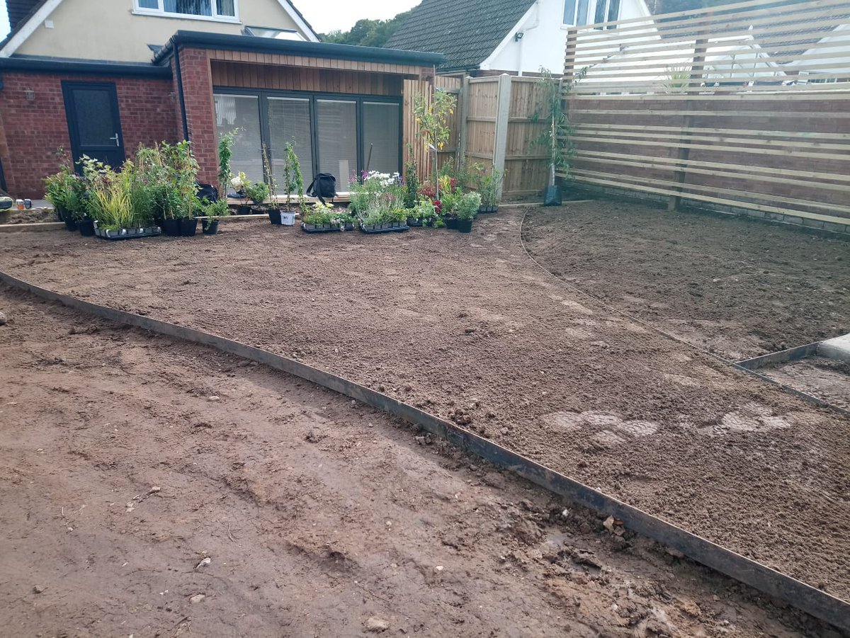 broadacregarden's tweet photo. Already for planting tomorrow. @ianscottroofe @juliasrigley @HowardNurseries @SandyLaneLTD @martyn_davey https://t.co/oBwkqe6R6w