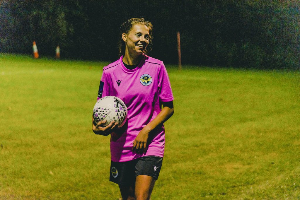 𝗚𝗔𝗟𝗟𝗘𝗥𝗬
Check out <a href="/olisandler/">Oli Sandler</a>'s photos from last night's <a href="/FAWNL/">FA Women's National League</a> win at @gillswomenfc: olisandler.shootproof.com/gallery/waspsg…

#Wasps