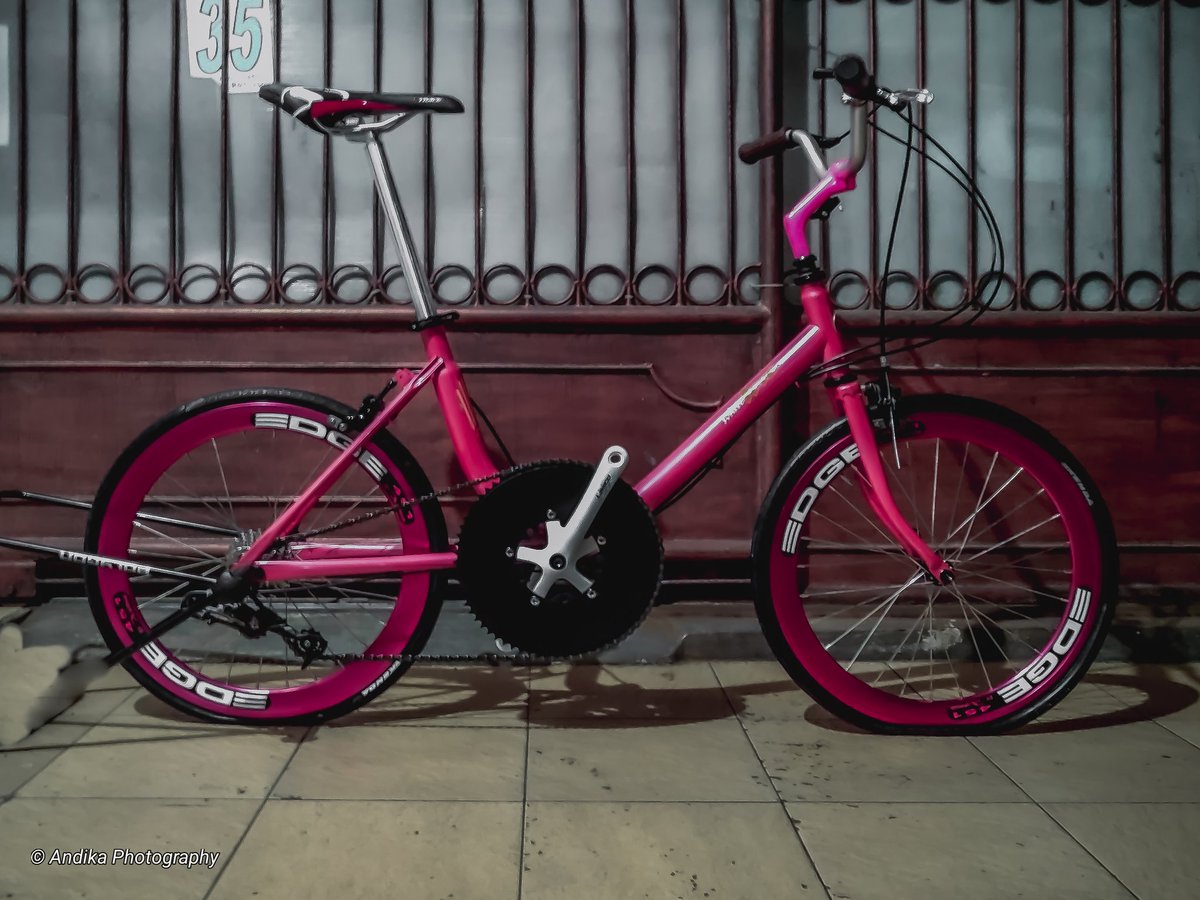 Agustinus_HA's tweet photo. Cuma iseng agak mesra. #asusmaxprom2 #zenphonetography #minionbike #minionbike #dekibike #madeinjapan #nosfeamw https://t.co/6xNBCZoMRs
