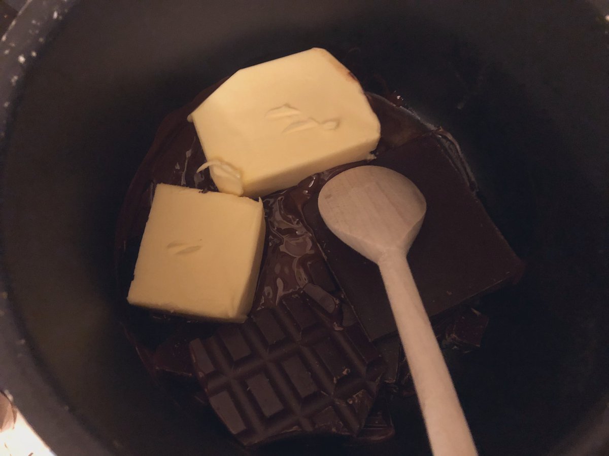 am using the laziest possible brownie recipe, so am putting butter and dark chocolate on to melt in a non stick panmy hob is electric so the lowest setting is perfect for melting chocolate without burning it