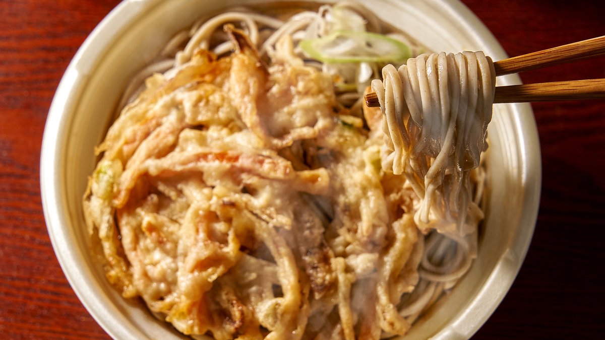 セブン イレブン ジャパン コシのあるそばに 自慢のかつお出汁 石臼挽きそば粉のかき揚げ二八そば 398円 税込429円 二八そばを かつおのうま味をじっくり抽出したつゆと組み合わせました ごぼうの風味香るかき揚げとご一緒に 東北 関東 新潟 セブン イレブン ジャパン コシのあるそばに 自慢のかつお出汁 石臼挽きそば粉のかき揚げ二八そば 398円 税込429円 二八そばを かつおのうま味をじっくり抽出したつゆと組み合わせました ごぼうの風味香るかき揚げとご一緒に 東北 関東 新潟