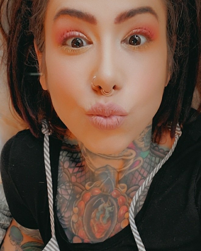 MagenMarieB's tweet photo. Hello beebees!!!! I can't wait to do events and #makeup again!! https://t.co/0W7damdIip