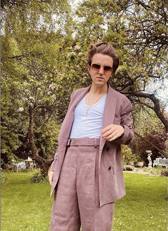~ my fav harry pictures a thread ~
