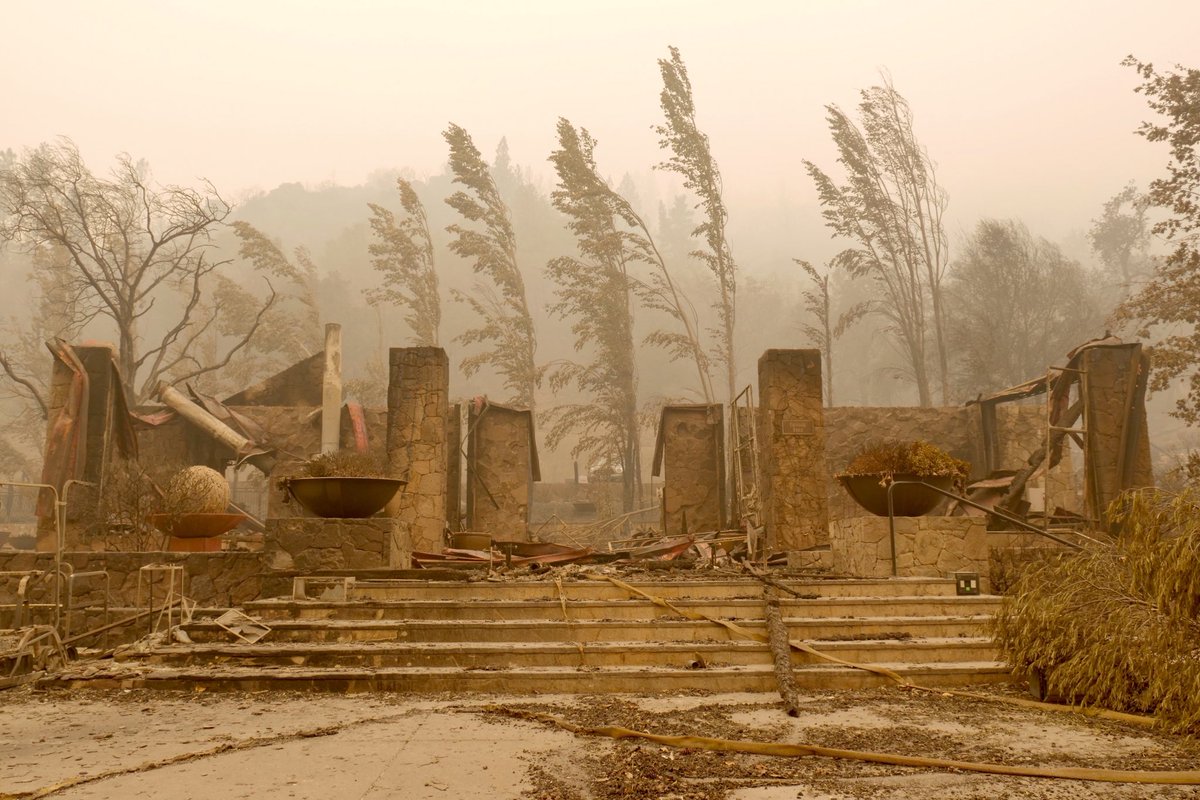 SherazSadiq1's tweet photo. I believe this was the lobby of the luxury resort Calistoga Ranch in the Napa Valley that was one of dozens of structures destroyed so far by the #GlassFire https://t.co/zHAYTVLbqz