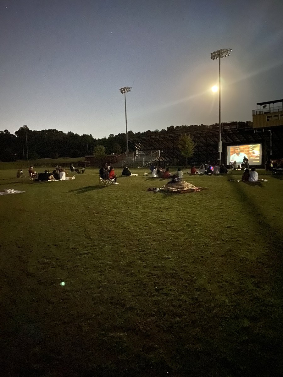 sphs__stuco's tweet photo. We’re social distanced, got a packed house, and are having a great time here at movie night! Watching the Blind Side! Food trucks are here selling some good grub! #SPHSUpNext #SPHSHoCo2020 @SPHSstallions @SPHSCheer2020 @SPHSBoosters https://t.co/ZDlugoC4Z4