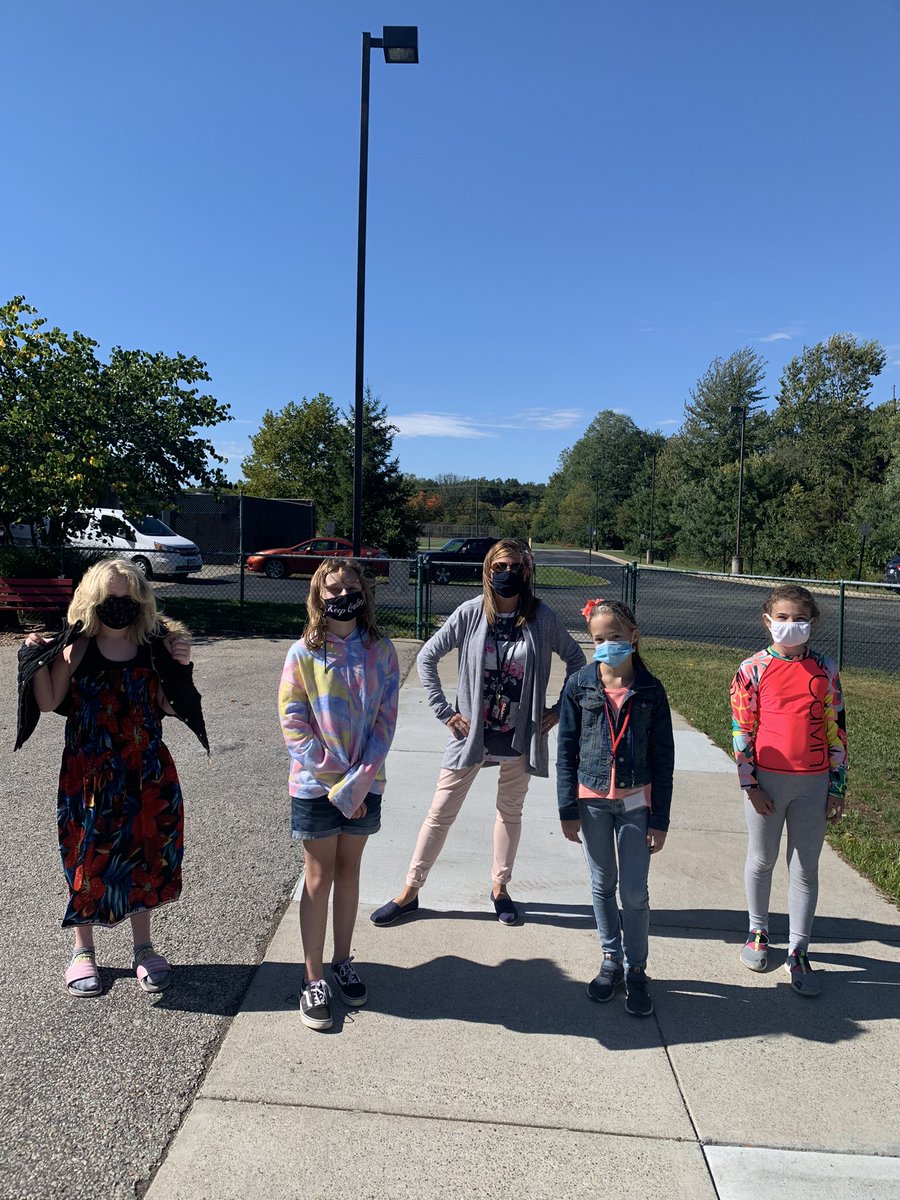 Breezy like the beach for this tropical dress up  day! #MilfordMeansAll #mlballstars #hocospiritweek