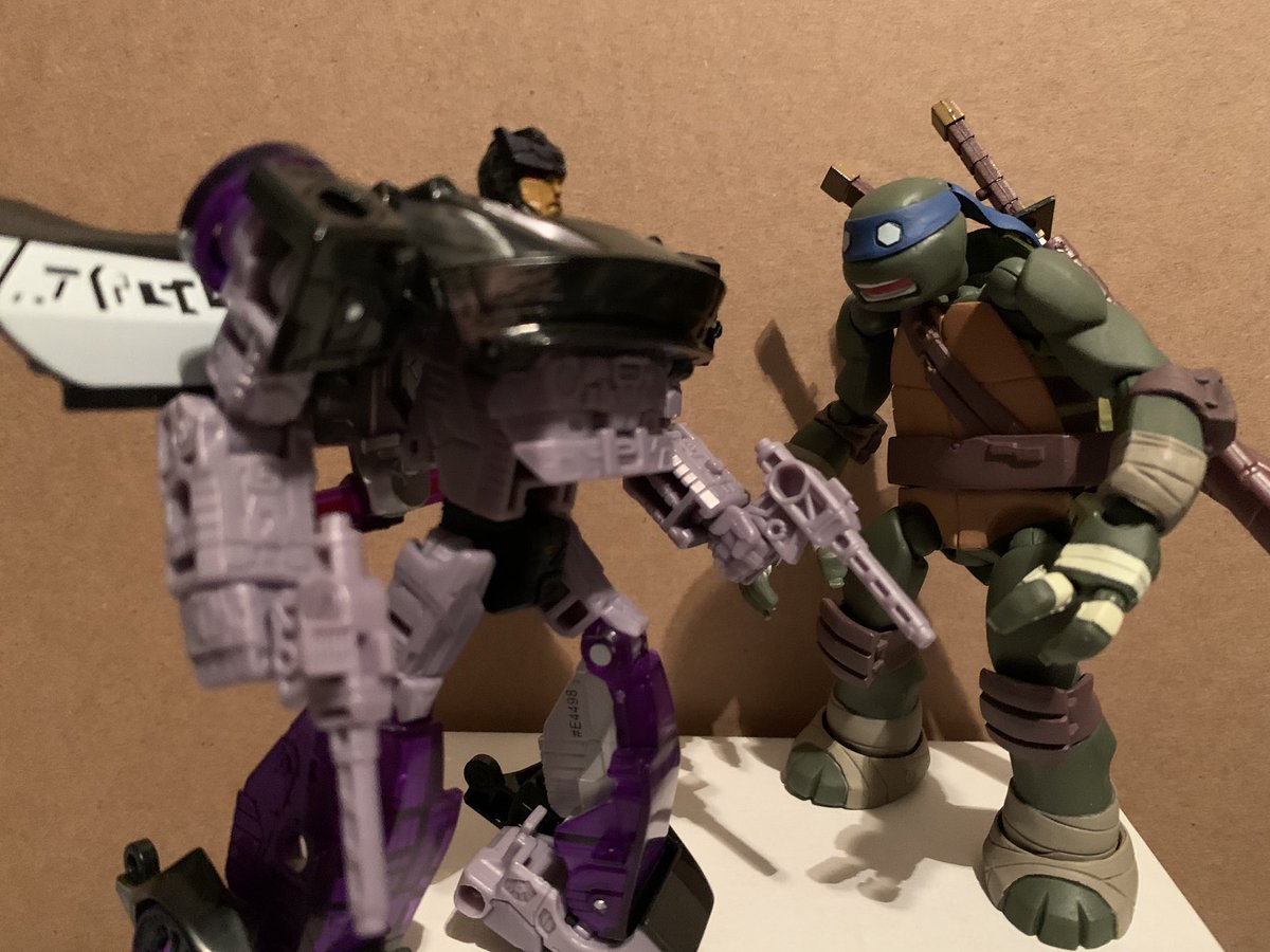 PateeSondra's tweet photo. Testing out my camera ... Toy Photography #Barricade #Leonardo #Transformers #TMNT #decepticons #TurtlePowa #NinjaTurtles #Toycollector #toyphotography #ThingsILoVE #ToyCommunity https://t.co/FDlSWZLerO
