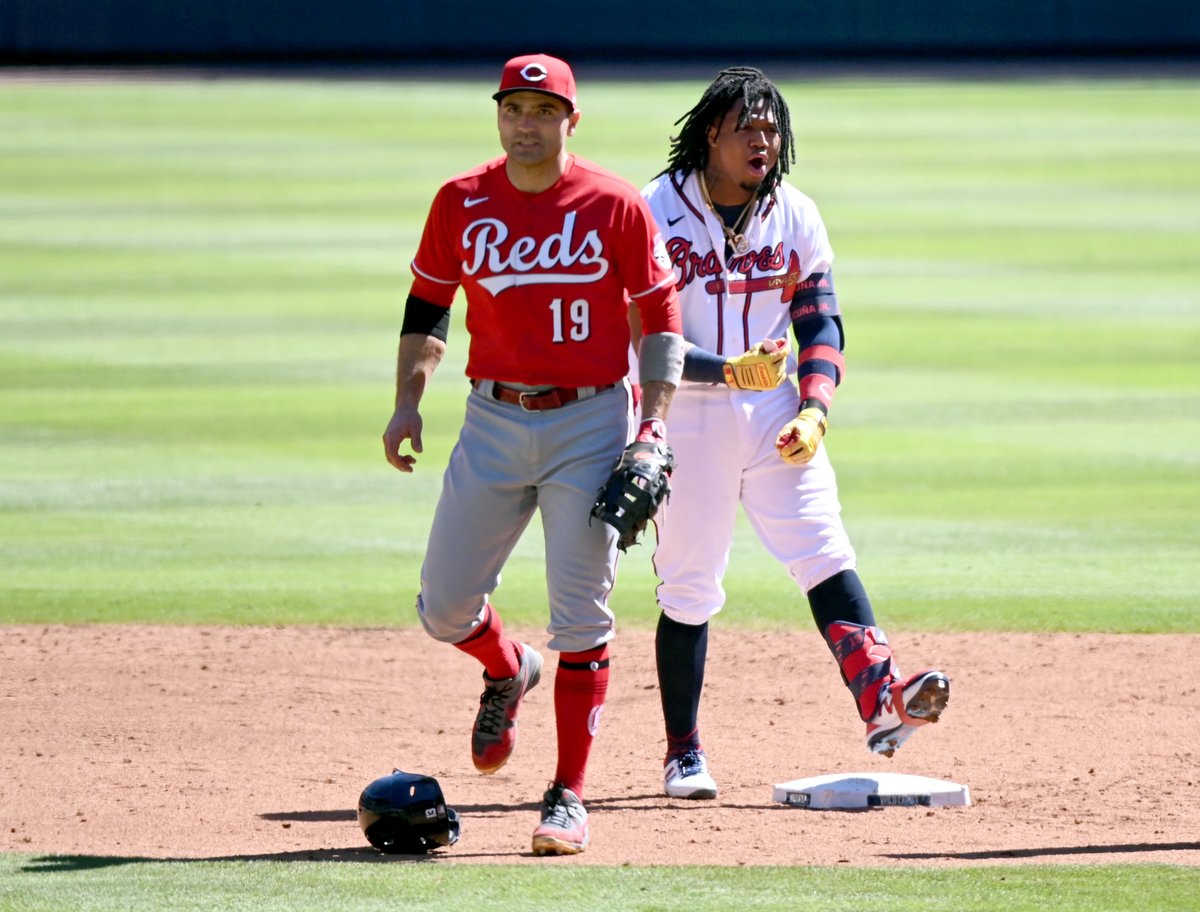 BleacherReport's tweet image. Reds and Braves make history in first playoff game to go scoreless through 11 innings