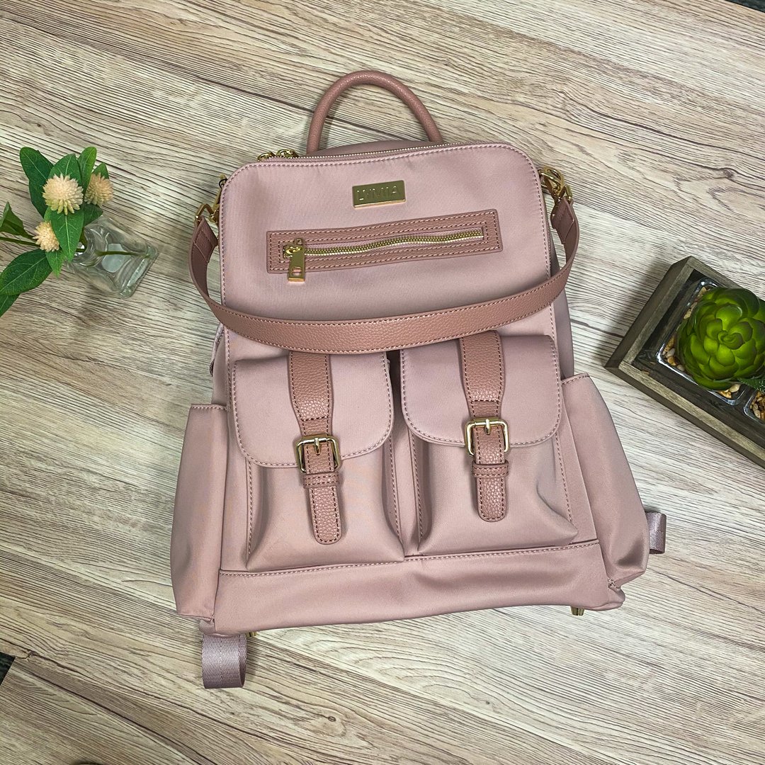 TheSensibleMama's tweet photo. I still remember how many times I swore I would never launch a blush bag. 😂 Turns out, the LYMIA BRAND Sophie in blush is my absolute favorite! I named the color Still Trending, since I’m STILL in disbelief that the color is STILL trending. I’m so glad it is though ... it� https://t.co/q7LXZVIk72