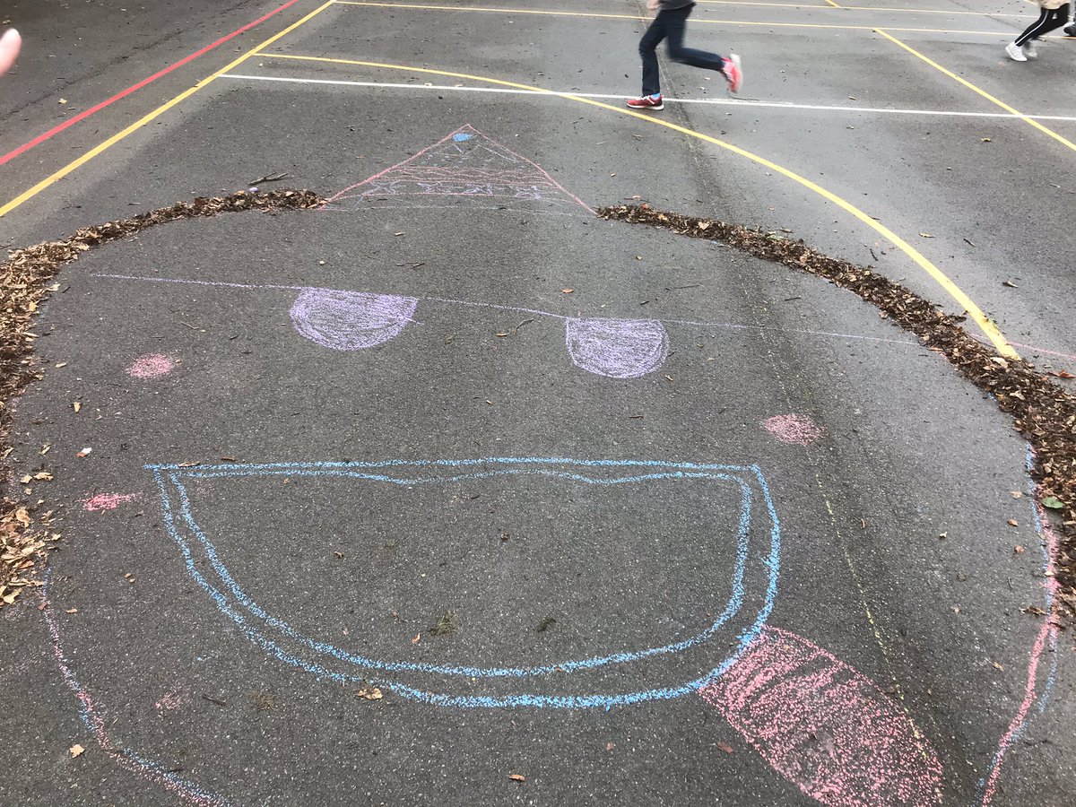 Wet leaves incorporated into playground art. We also used them to make an ‘electric force field’ but it couldn’t contain the year 2s! #playmatters #naturalmaterials #opalschools <a href="/OPAL_CIC/">Outdoor Play and Learning (OPAL) CIC</a>